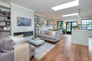 Beautiful 5BDR 3Bath Home in Quiet Barnes