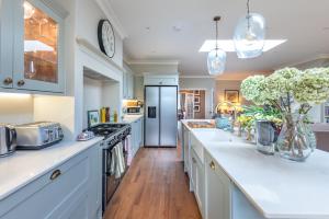 Beautiful 5BDR 3Bath Home in Quiet Barnes