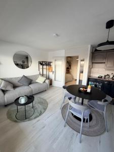 Vincenzo appart, Studio Confortable à Nendaz, accès Direct au Télécabine de Tracouet et Parking Souterrain Inclus