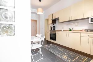 Lovely 4BR Apt Garden by Lorenz Böhler & Danube