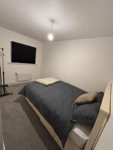 Free parking & easy M1 and A421 access