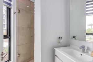 The Quanta, Ellipse, Watefall