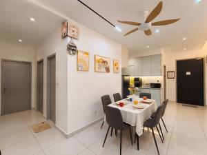 Cozy Suits 3BR At Traders Park Apartment City View C180