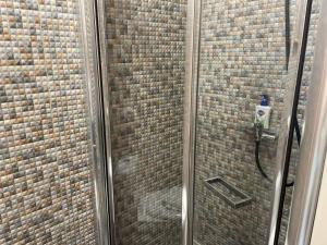 S6 Orange studio apartment