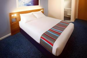 Travelodge Cardiff Central Queen Street