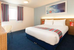 Travelodge Llanelli Central