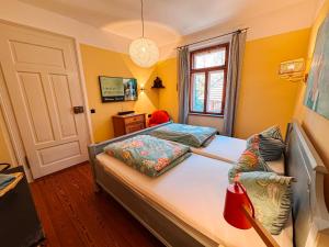 Individuelles Kreativ-Apartment direkt am Kochelsee