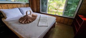 BALAY SA BUKID 1bedroom Nipa House with garden view