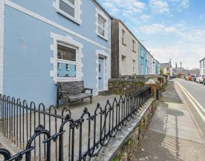 Clareston Cove - a lovely 3 bed cottage with sauna in Tenby town centre