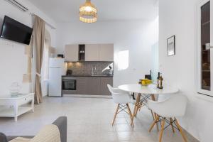 J & I Rooftop Retreat