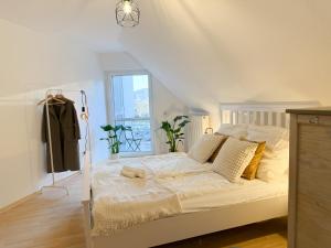 Zentrale, Designer Maisonette Wohnung mit Galerie, Gruppen- und Kinderfreundlich, Smart TV