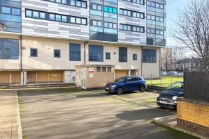 Battersea Apartment with Parking