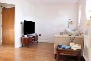 Battersea Apartment with Parking