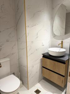 Paula Acropolis Thissio