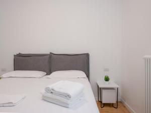 I-Host - Bright 1BR with Balcony in Milan