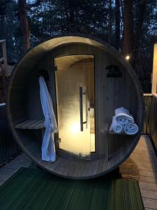 Stargazer Cabin - Sauna, Rooftop Deck, Fire Pit, Indoor Wood Fireplace, Privacy