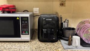 Spacious 2BR Apartment,3 Bathrooms, Near Mall