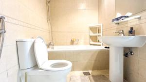 Spacious 2BR Apartment,3 Bathrooms, Near Mall
