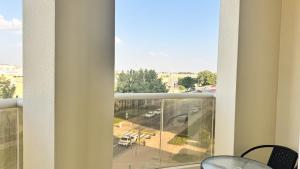 Spacious 2BR Apartment,3 Bathrooms, Near Mall