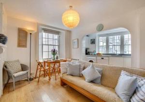 Sundance Cottage Central Fowey with Sea Views