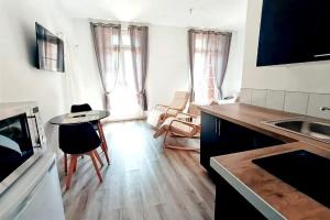 Apt 7, 2ème étage, Studio de 24 m2 avec terrasse plein sud,