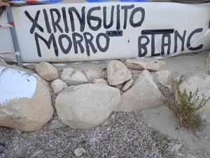 duerme oyendo el mar