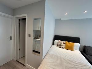 Studio Room with Private Entrance St Pancras