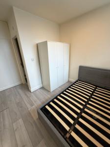 Modern Studio in Barkingside