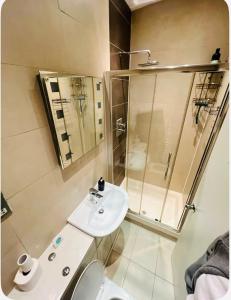 City Chic Stay 15 min walk to Westfield