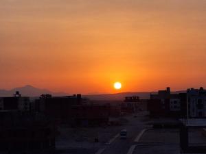 The Arabic Jewel 2 Bedroom Home plus Sun Roof Terrace