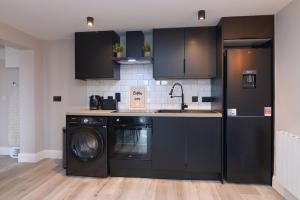Modern Galway Apartment with Walk to City & Parking
