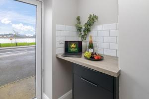 Modern Galway Apartment with Walk to City & Parking