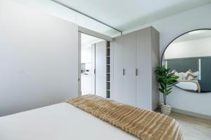 One Rosebank- Patimo Opulent Apartment