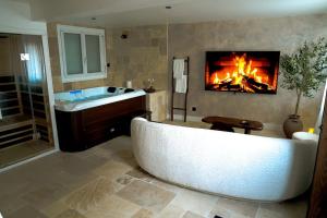 LEDEN HOME à proximité du Chateau de Chantilly, Parc Asterix, proche de Paris