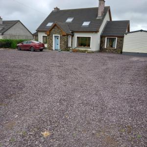 Ballyferriter Dingle seaside beautiful house