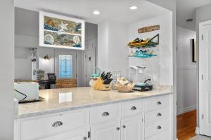 Waterfront Coastal Retreat on Ocean Pines Golf Course with Private Dock