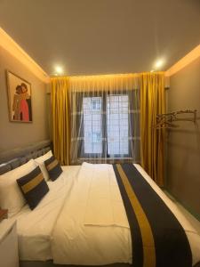 Warm cozy studio 8 min by metro station