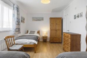 Beach House & Garden in St Merryn Private Parking