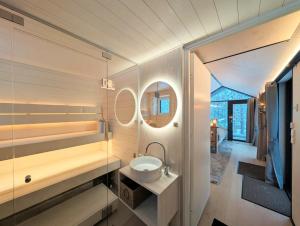 Hossaville Luxe West Lake Cabin II