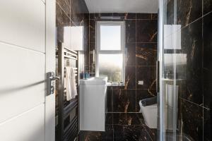 Stylish & Spacious Home in the Heart of Leeds