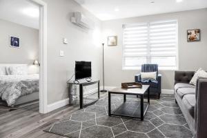 44 Large and Spacious 1BR Apartment