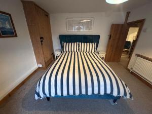 Arcadia Cottage, Mere