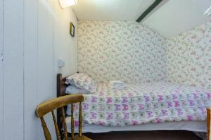 2 Bed in Robin Hoods Bay oc-r100