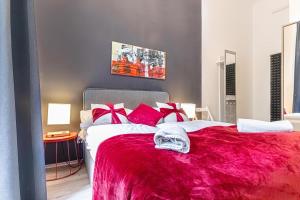10-Min to Westbahnhof, Modern Hotel Rooms with TV, Wi-Fi
