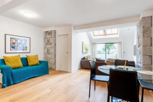 Bright Flat with Estuary Views & Parking Falmouth