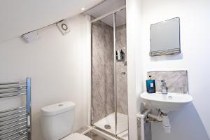 Contractor friendly 6 beden suite house