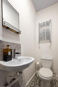 Contractor friendly 6 beden suite house