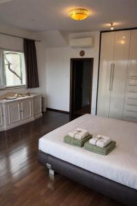 Villa Palma Maris - Pool, Sea View & Private Gym