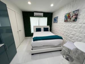 Fun & Luxury Studio Apartment IN Downtown Hollywood! 22