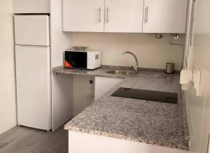 Estudio cerca de la playa y del centro del pueblo